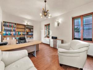 Prodej činžovního domu, Nový Bor, nám. Míru, 507 m2