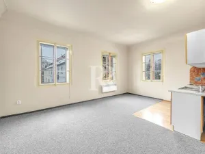 Prodej činžovního domu, Nový Bor, nám. Míru, 507 m2