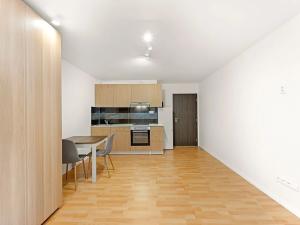 Pronájem bytu 1+kk, Praha - Michle, Michelská, 25 m2