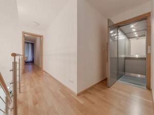 Prodej bytu 6+kk a větší, Praha - Žižkov, Ke kapslovně, 226 m2