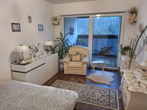 Prodej bytu 2+kk, Praha - Vysočany, Spojovací, 64 m2