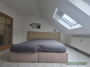 Pronájem bytu 2+kk, Praha - Smíchov, U Santošky, 50 m2