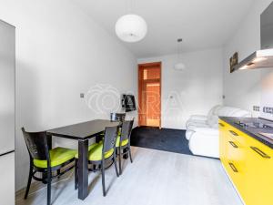 Pronájem bytu 2+kk, Praha - Vinohrady, Na Folimance, 53 m2