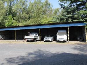 Pronájem garážového stání, Karlovy Vary, Jáchymovská, 30 m2