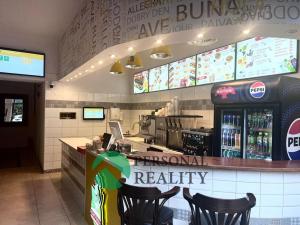 Pronájem restaurace, Praha - Nusle, náměstí Generála Kutlvašra, 300 m2