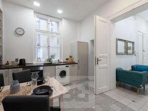 Prodej bytu 2+1, Praha - Nové Město, Ve Smečkách, 66 m2