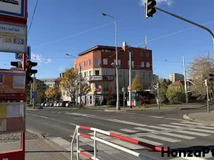 Pronájem obchodního prostoru, Praha - Kobylisy, Střelničná, 418 m2