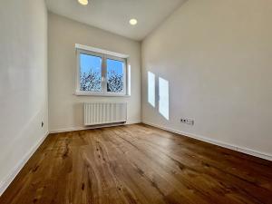 Prodej bytu 2+kk, Praha, Průběžná, 49 m2