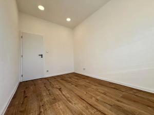 Prodej bytu 2+kk, Praha, Průběžná, 49 m2