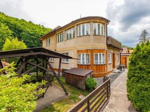 Prodej rodinného domu, Měchenice, M. J. Hurta, 230 m2