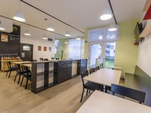 Pronájem restaurace, Praha - Čakovice, Theinova, 187 m2