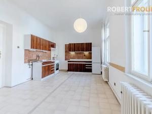 Pronájem bytu 2+1, Praha - Střešovice, Na Petynce, 77 m2