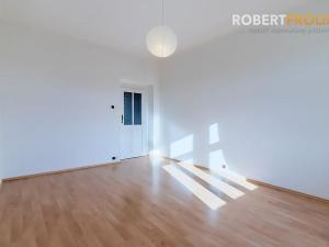 Pronájem bytu 2+1, Praha - Střešovice, Na Petynce, 77 m2