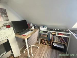 Pronájem bytu 2+kk, Praha - Ruzyně, Zbuzanská, 37 m2