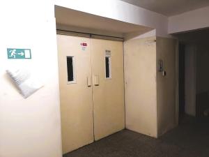 Prodej výrobních prostor, Rozsíčka, 1800 m2