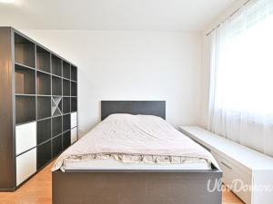 Prodej bytu 1+kk, Praha - Horní Měcholupy, Modenská, 35 m2