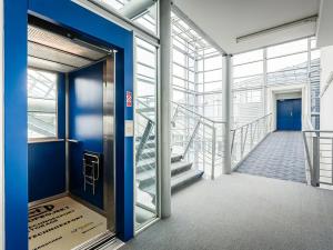 Pronájem kanceláře, Praha - Strašnice, Třebohostická, 628 m2