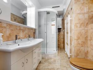 Prodej bytu 3+1, Praha - Vinohrady, Na Kozačce, 95 m2