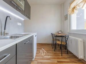 Prodej bytu 2+1, Kladno, Jaroslava Foglara, 52 m2