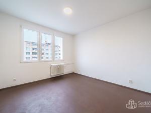 Prodej bytu 3+1, Sokolov, Slavíčkova, 66 m2