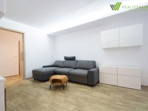Pronájem bytu 3+1, Hodonín, nám. Osvobození, 74 m2