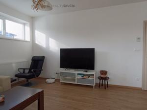 Prodej bytu 2+kk, Hluboká nad Vltavou, Ječná, 55 m2