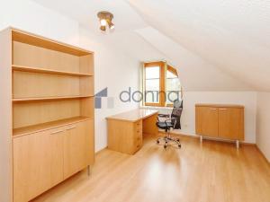 Pronájem rodinného domu, Praha, Nad šejdrem, 252 m2