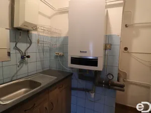 Pronájem obchodního prostoru, Mladá Vožice, Husovo náměstí, 50 m2