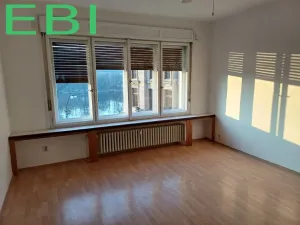 Pronájem bytu 4+1, Praha - Nové Město, Masarykovo nábřeží, 103 m2