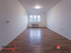 Pronájem bytu 2+1, Úpice, Sládkova, 56 m2