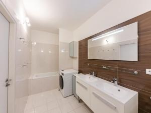 Pronájem bytu 3+1, Praha - Smíchov, Kroftova, 98 m2