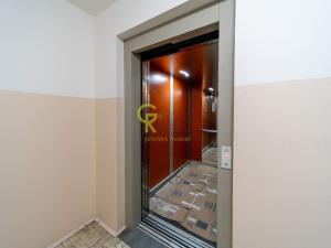 Pronájem bytu 3+1, Praha - Troja, Hnězdenská, 72 m2