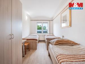 Prodej činžovního domu, Černčice, Husova, 732 m2