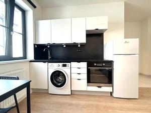 Pronájem bytu 1+kk, Praha - Vysočany, Poděbradská, 26 m2