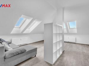 Pronájem bytu 1+kk, Milovice - Mladá, Slepá, 42 m2