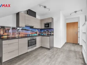 Pronájem bytu 1+kk, Milovice - Mladá, Slepá, 42 m2