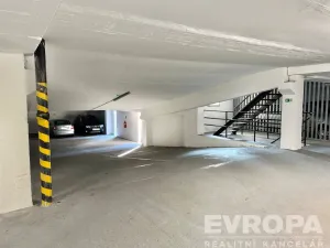 Prodej garážového stání, Praha - Podolí, Pod Klaudiánkou, 14 m2