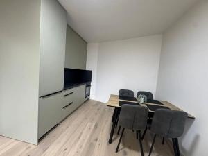 Pronájem bytu 2+kk, Praha - Vršovice, Krymská, 45 m2