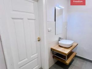 Pronájem bytu 3+1, Teplice, Duchcovská, 124 m2