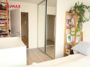 Pronájem bytu 2+kk, Praha - Malešice, U krbu, 51 m2