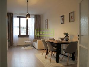 Pronájem bytu 2+kk, Praha, Ke Strašnické, 49 m2