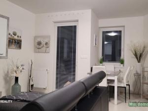 Pronájem bytu 2+kk, Praha - Letňany, Miroslava Hajna, 50 m2