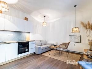 Pronájem bytu 1+kk, Praha - Hlubočepy, Pod Žvahovem, 28 m2