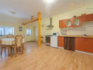 Pronájem bytu 2+1, Klášterec nad Ohří, Zahradní, 90 m2