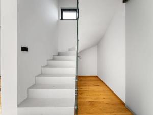 Prodej rodinného domu, Praha - Horní Počernice, Bříšťanská, 218 m2