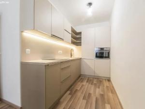Pronájem bytu 2+kk, Praha - Strašnice, Zvěřinova, 60 m2