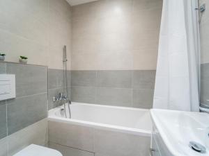 Pronájem bytu 1+1, Chvaletice, Obránců míru, 30 m2