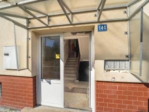 Pronájem bytu 1+1, Chvaletice, Obránců míru, 30 m2