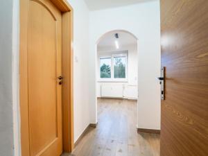 Pronájem bytu 3+1, Chvaletice, Obránců míru, 54 m2