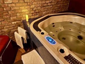 Pronájem obchodního prostoru, Praha - Žižkov, Čajkovského, 200 m2